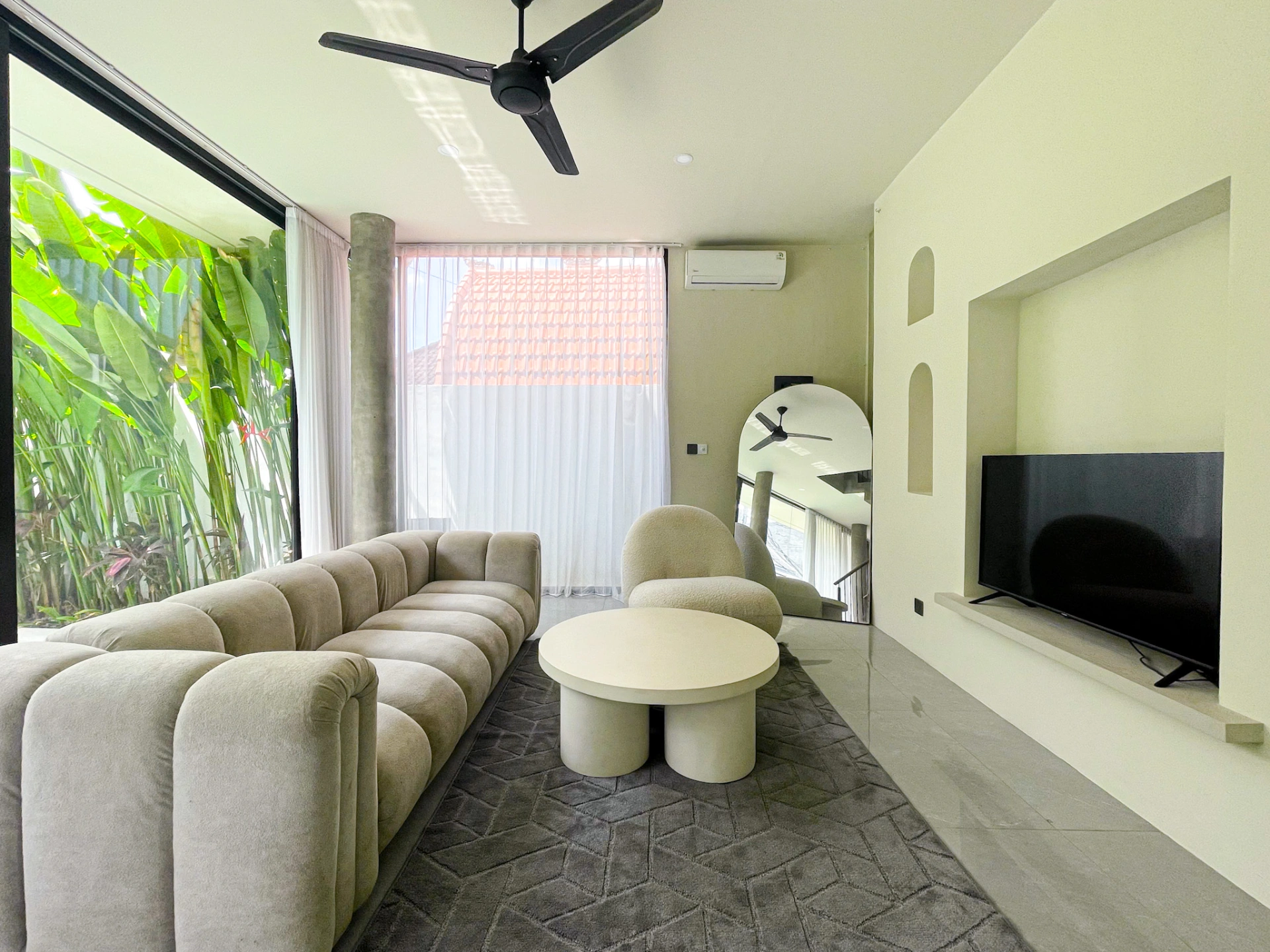 RKY16: 2BR Modern Villa for Rent – Cemagi — image 1