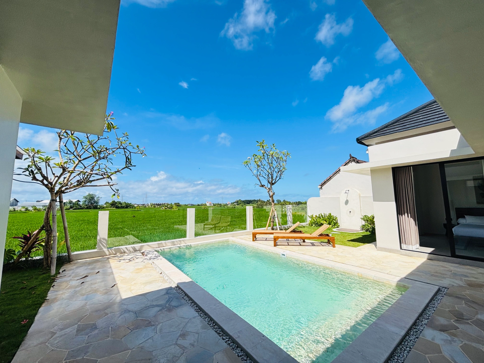LHKY24: 2BR Villa with Open Rice Field View in Kedungu — image 1