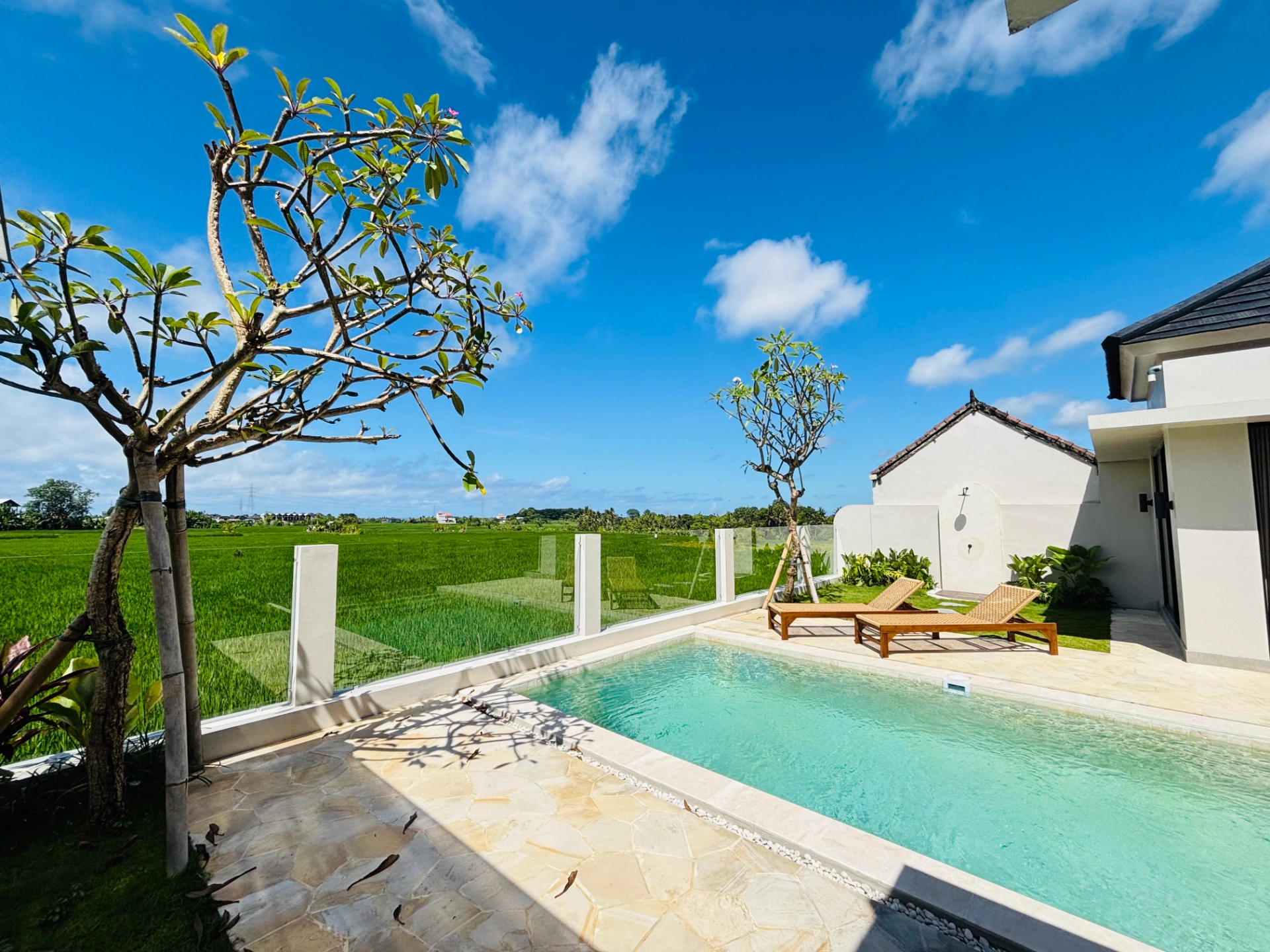 LHKY24: 2BR Villa with Open Rice Field View in Kedungu — image 2