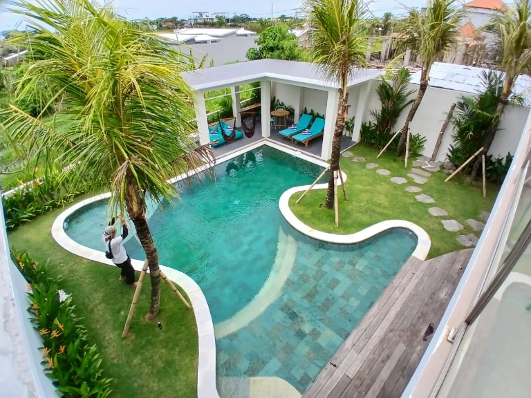 Spacious 4BR Private Pool Villa – 272m² Building on 360m² Land — image 1