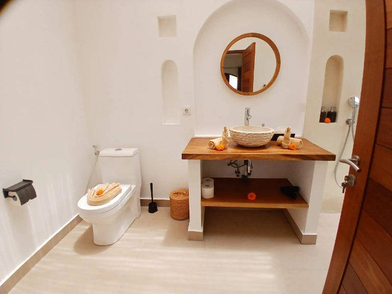 Spacious 4BR Private Pool Villa – 272m² Building on 360m² Land — image 2
