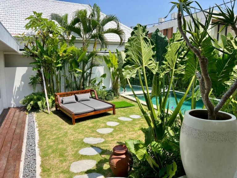 3br Tropical Villa - Walking Distance to Pro Ed — image 1
