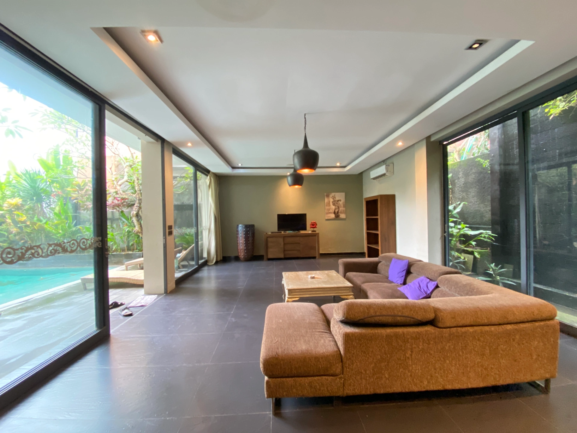 4BR Super Spacious Villa - Tumbak Bayuh — image 2