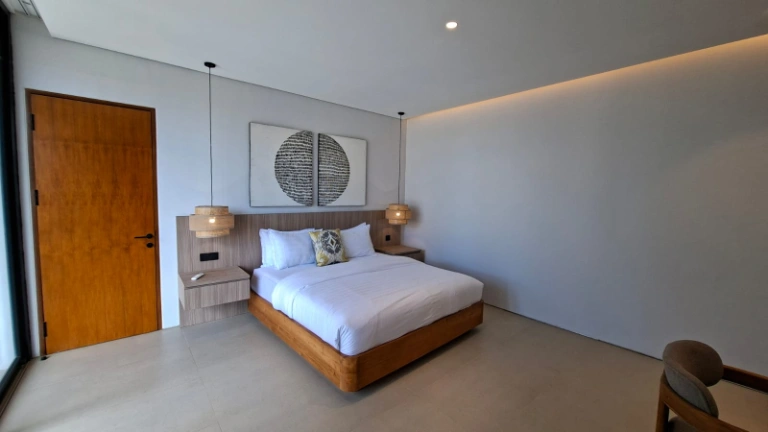 villa for sale sunset road — image 1