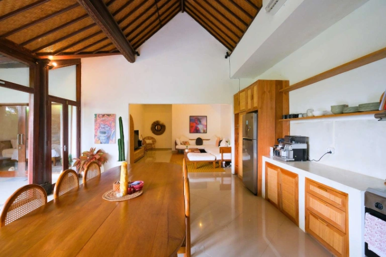 Umalas - 3BR Villa in Strategic Location — image 3