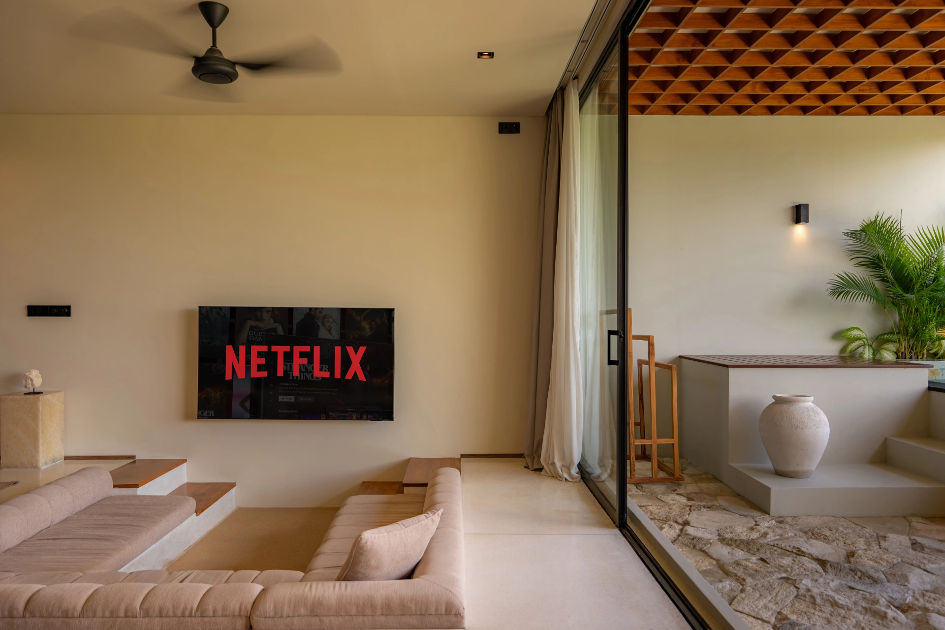 STB Studio - Elegant 1BR Canggu | Pool & Sunset Balcony — image 1