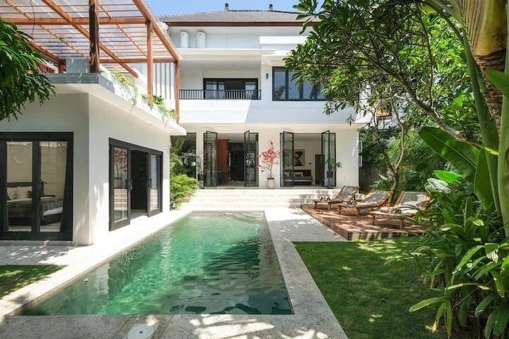 Villa For Rent 4 Bed In PererenanBadung Bali PO-4098