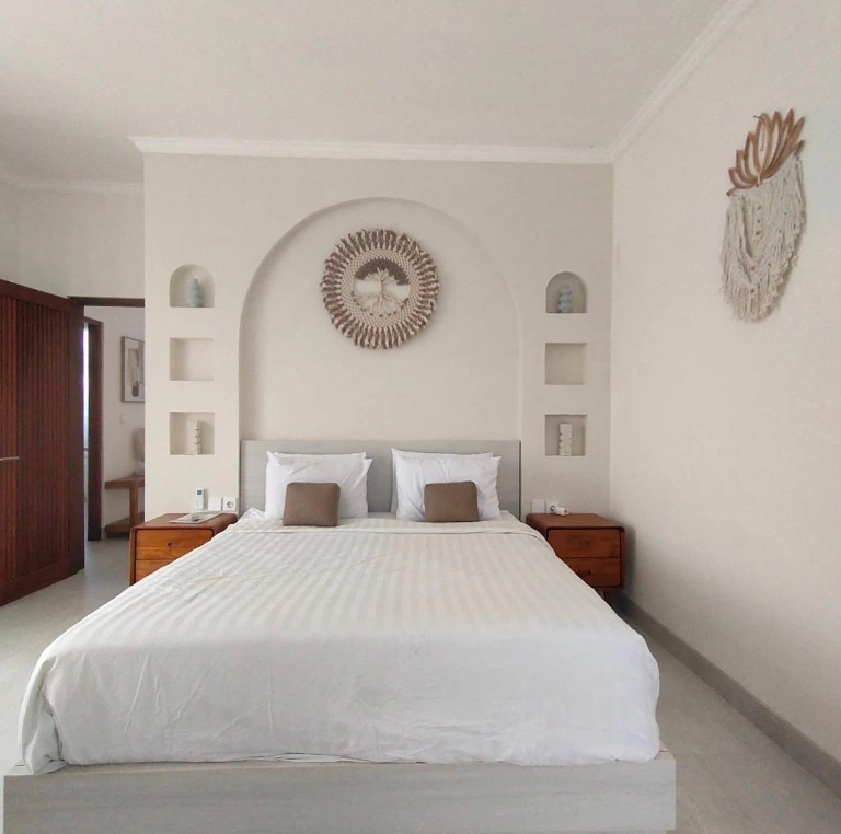 2BR Newly Renovated Villa Tumbak Bayuh — image 1