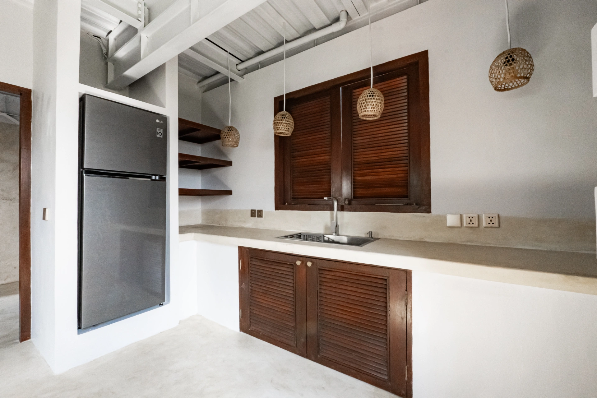 Modern Hilltop Studio w/ Resort Pool Access – Penestanan Ubud — image 1