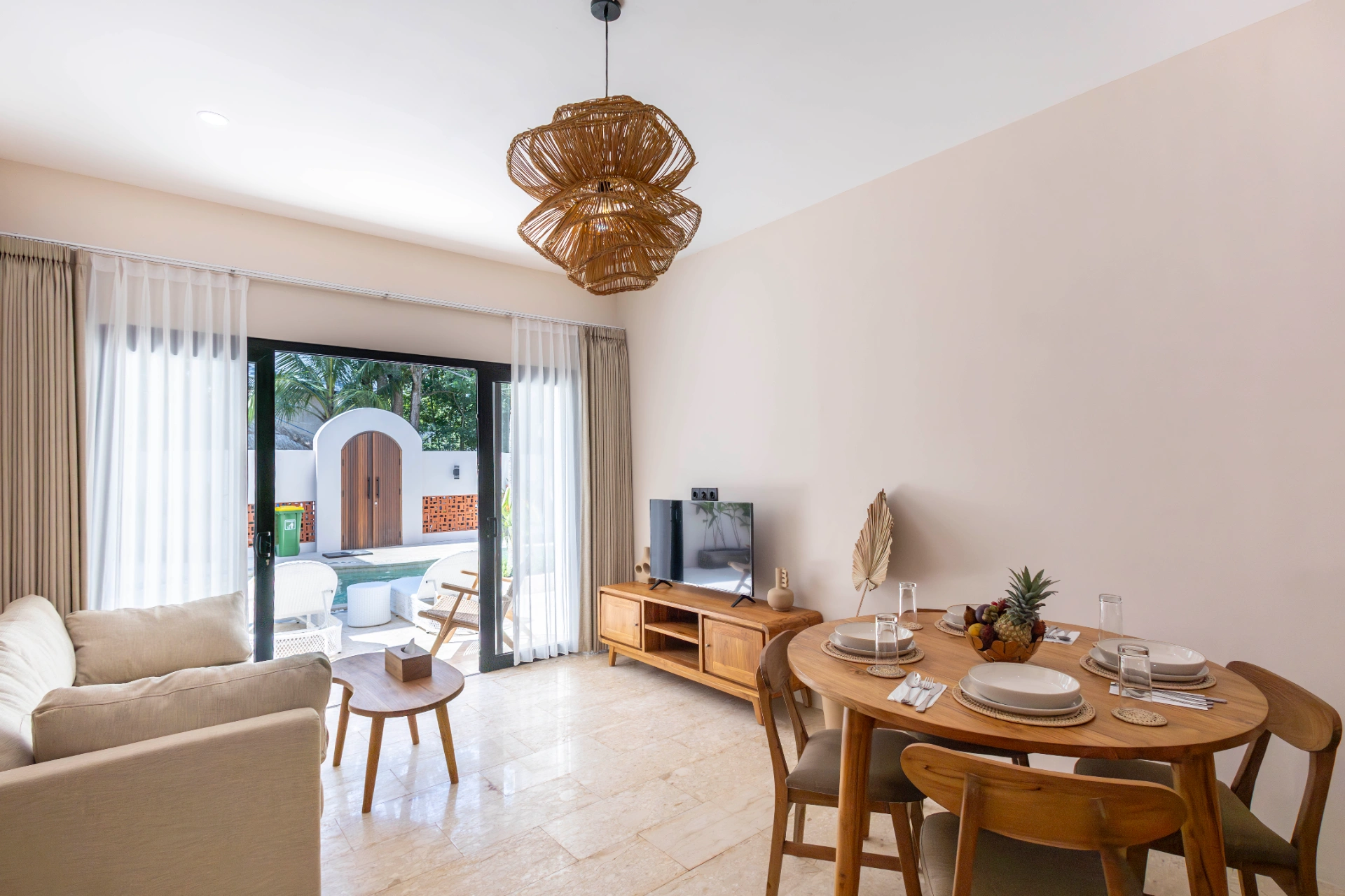 Stylish 1BR Mediterranean Apartment — image 2