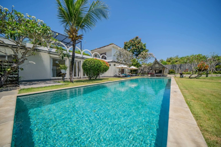 5 BEDROOM VILLA IN JIMBARAN IDR 99 MILL/MONTH +62 821 2222 0001