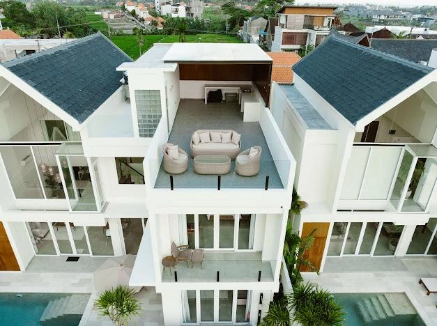 RKY35: 3 Bedrooms Villa in Cemagi beach with Ocean view and Rice paddies view — image 4