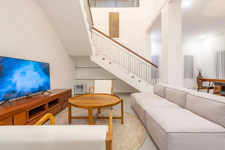 3BR Villa - Batu Bolong - Fully Furnished — image 4