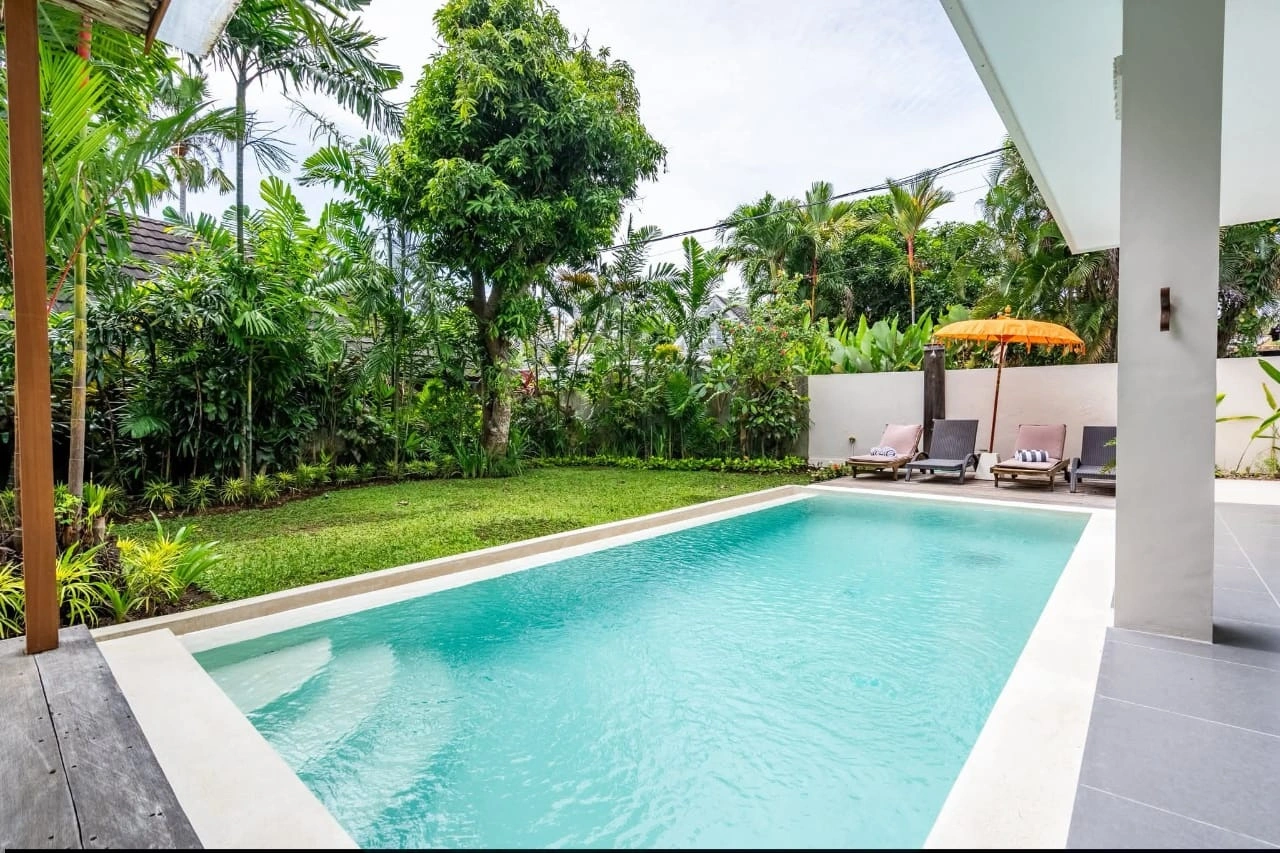 Villa For Rent 3 Bed In Batu Bolong Canggu Bali PO-4108 — image 2