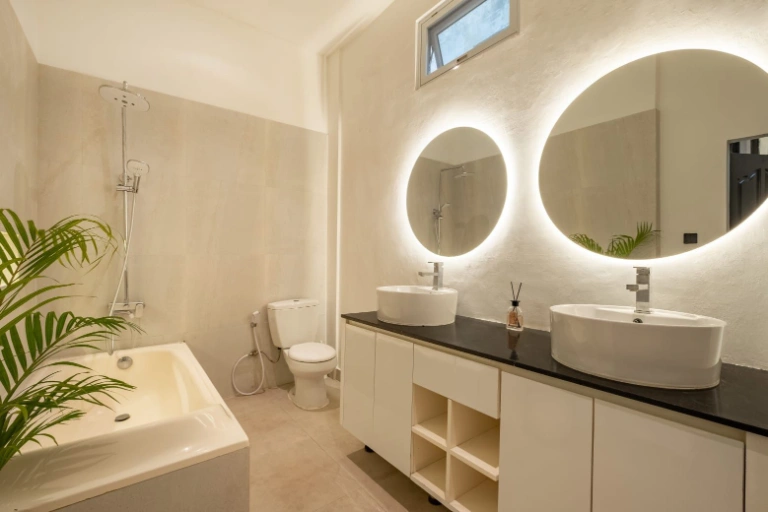 RKY36: Stylish 3-Bedroom Villa in Petitenget – Prime Location — image 2