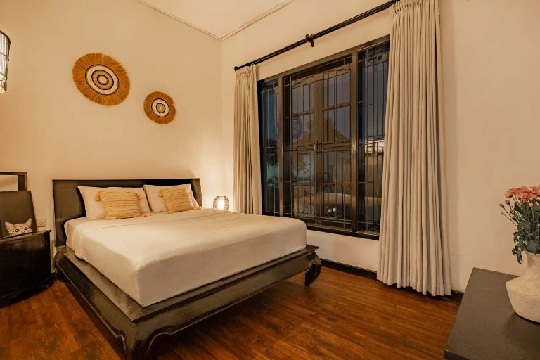 RKY36: Stylish 3-Bedroom Villa in Petitenget – Prime Location — image 3