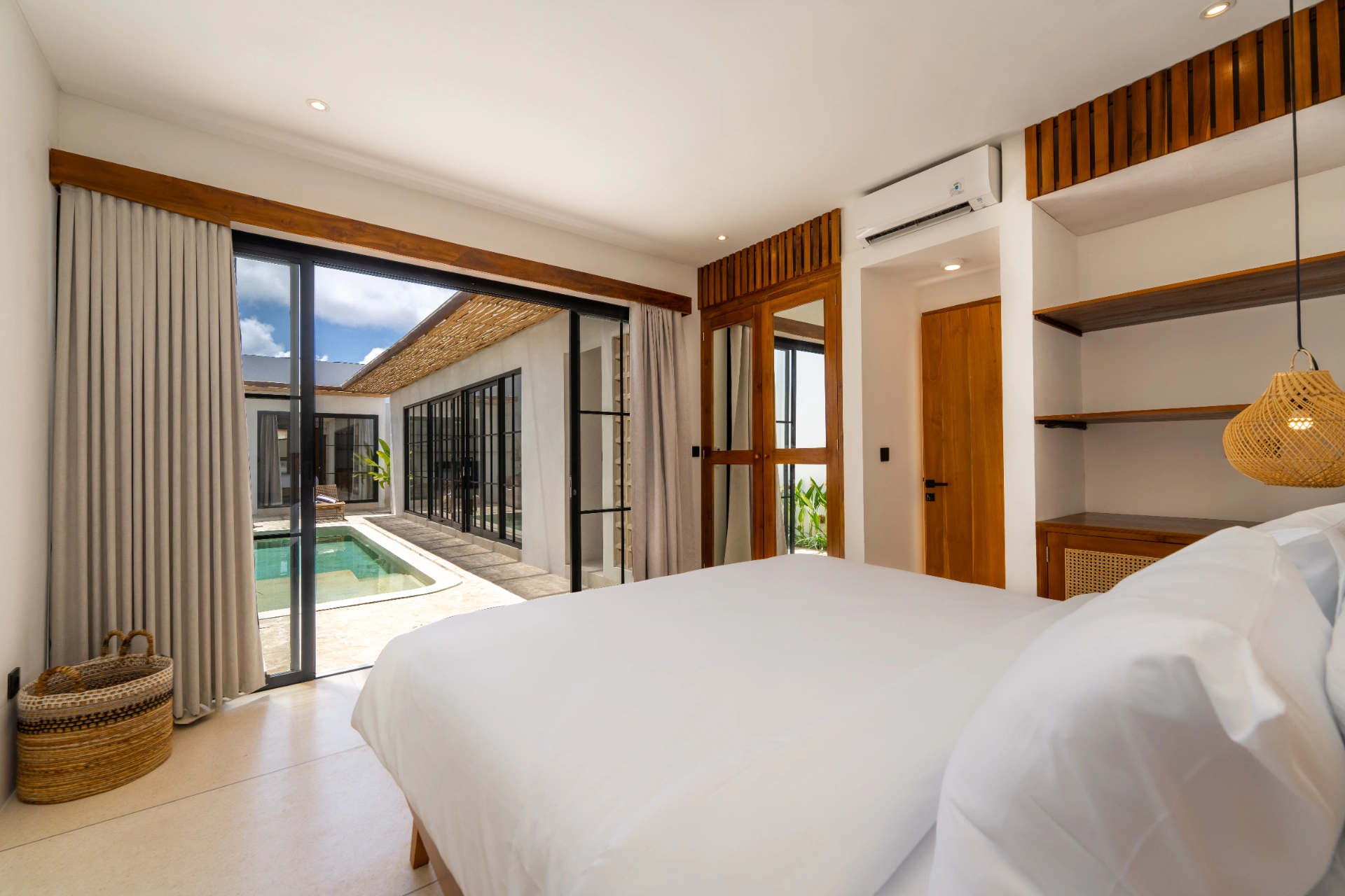 🌿 FOR RENT – 2BR Mediterranean Modern Villa in Seminyak — image 3