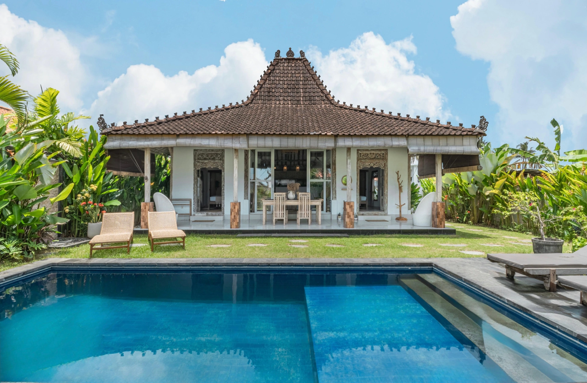 2BR Traditional style with big garden at Seseh