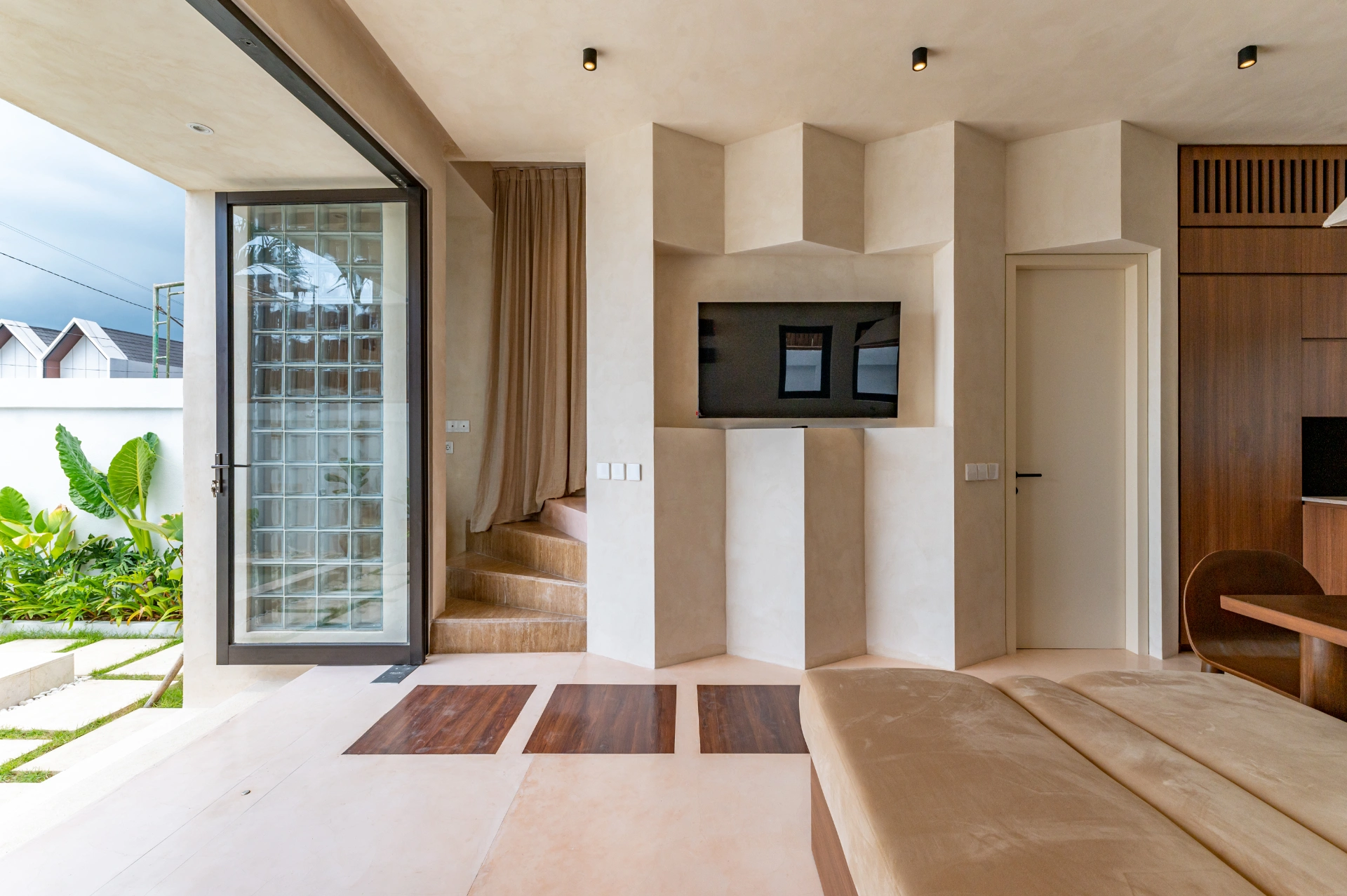 RKY03: 1BR Elegant Villa – Padonan Canggu — image 1