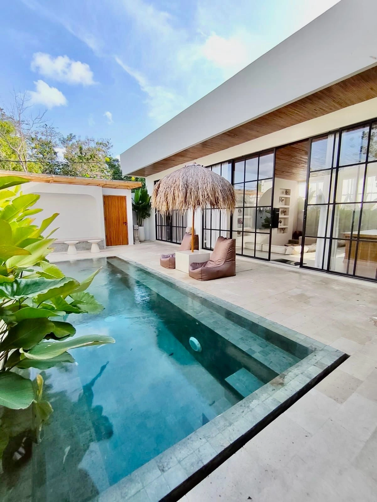 Villa for Rent 3 Bed in Uluwatu South Kuta Bali EK-4115