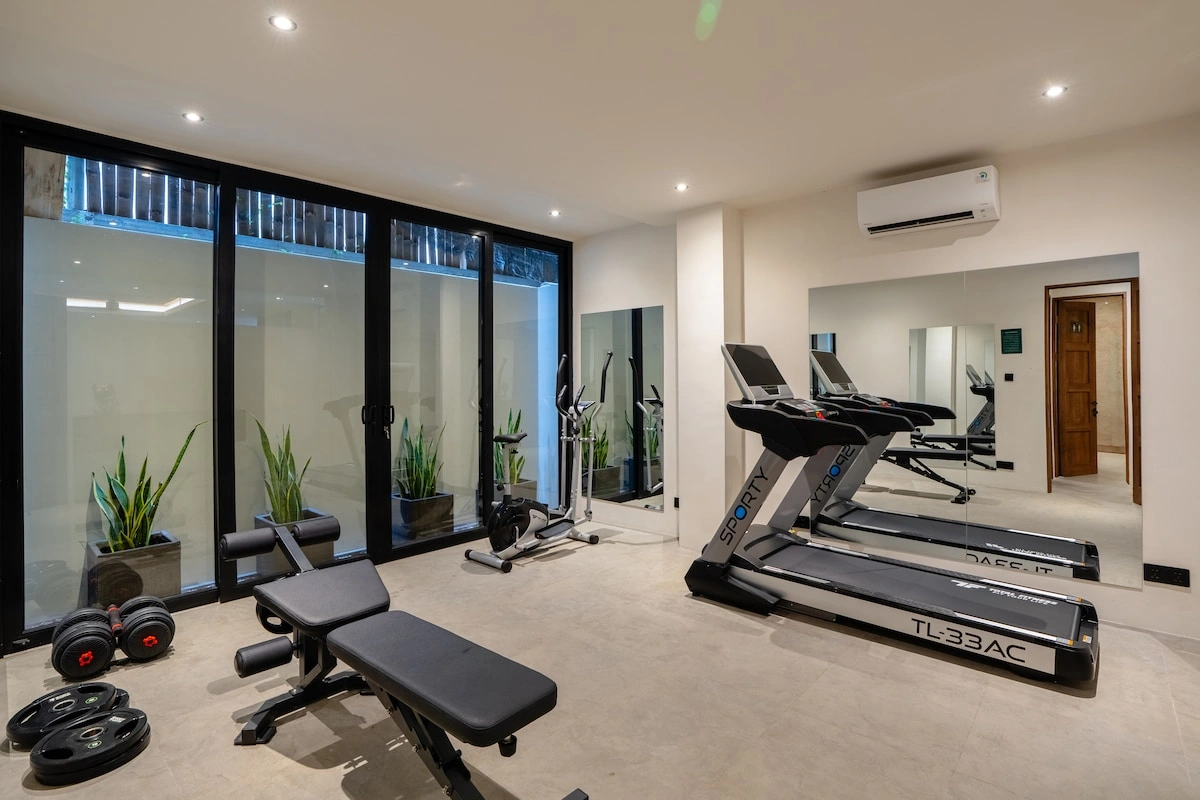 Avanya Apartment - Luxury 2BR Apartment Rooftop Pool Close to Beach — image 2