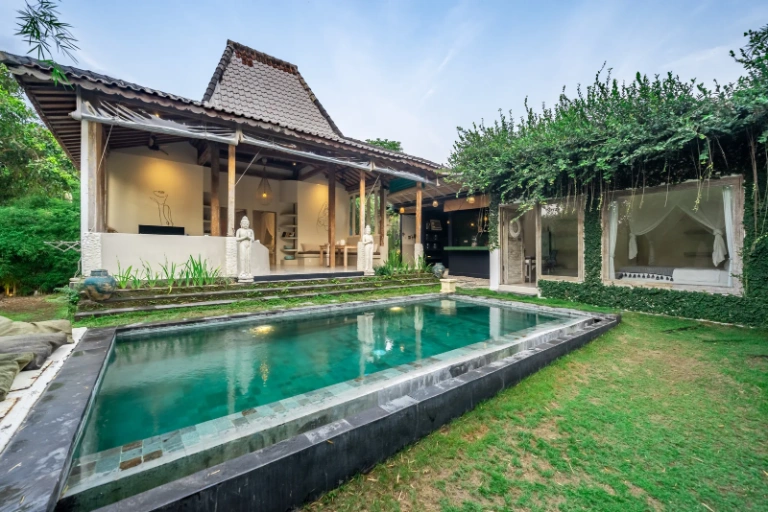 3 BEDROOM JOGLO VILLA IN PADANG LINJONG – AF621