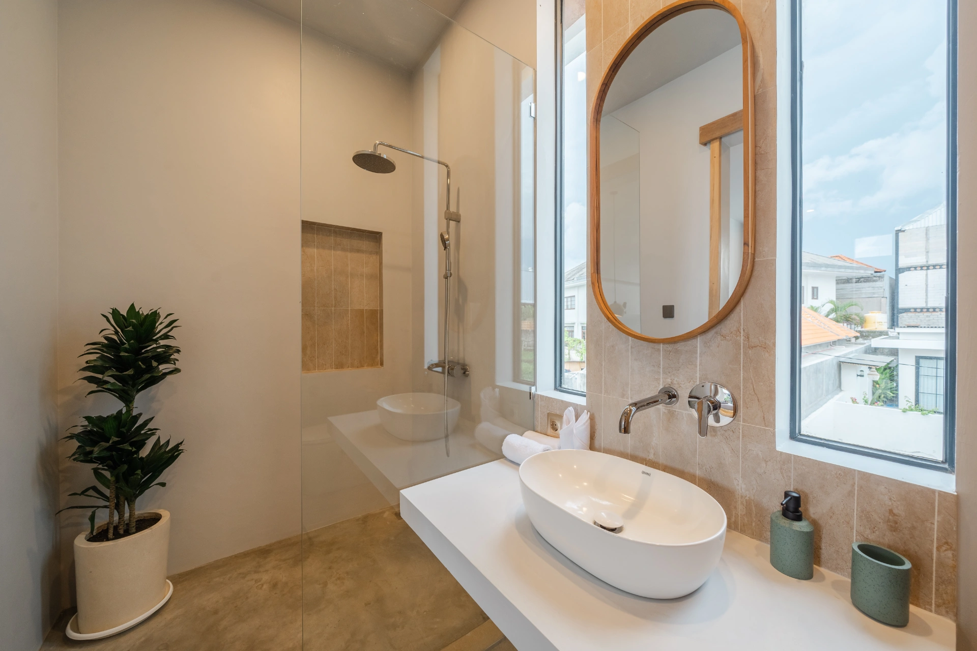 3 bedroom brand new luxury villa in Canggu with rice field view — image 3