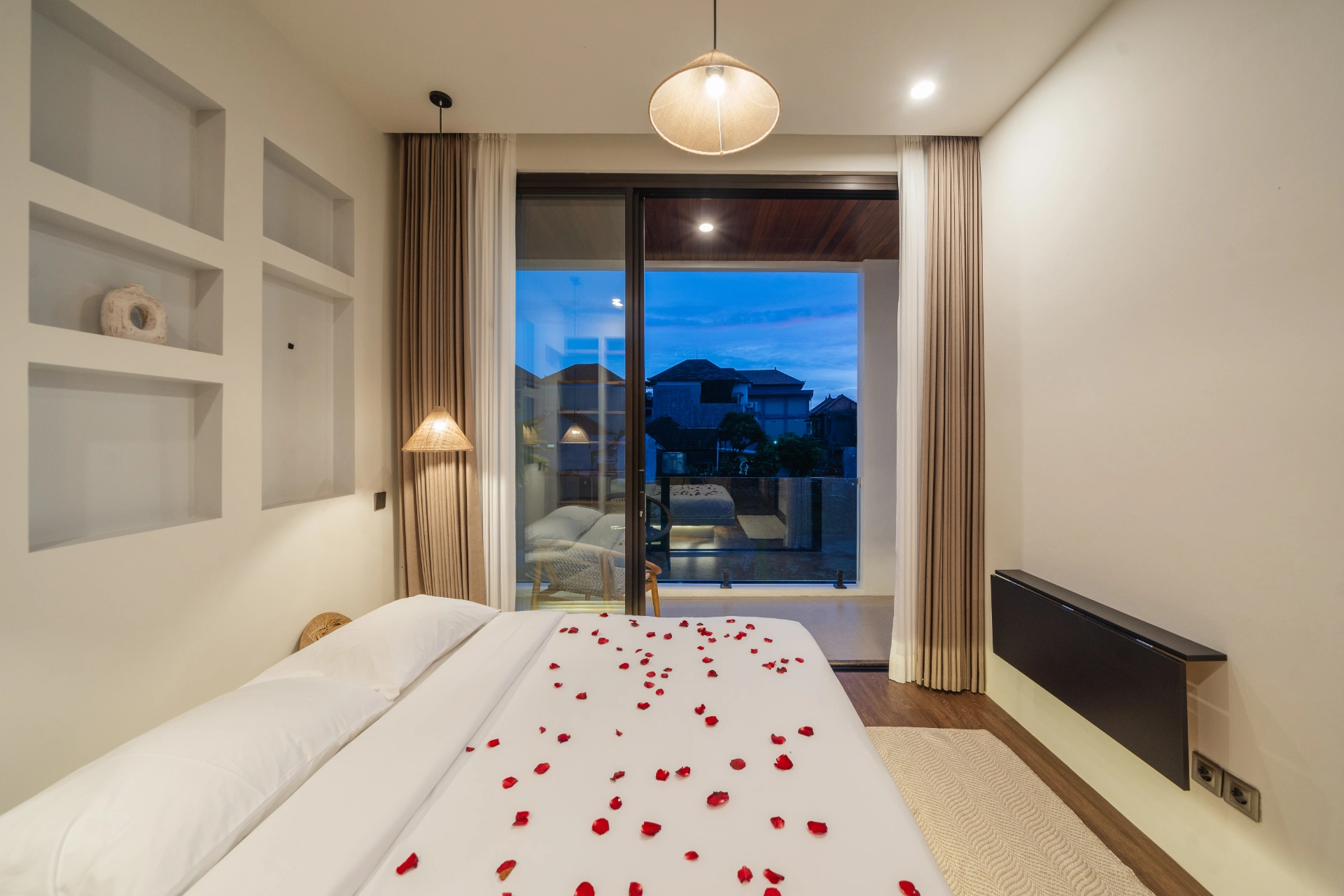 3 bedroom brand new luxury villa in Canggu with rice field view — image 1