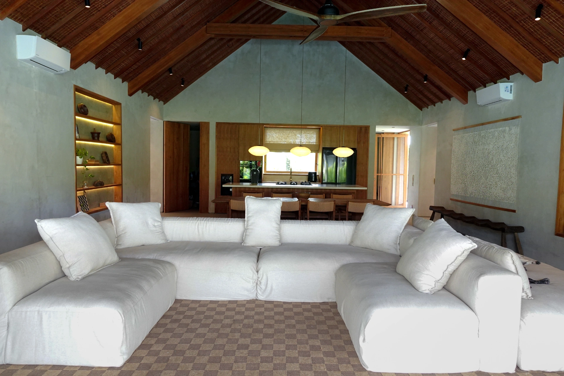 4-Bedroom Villa with Expansive Outdoor Space in Kaba-Kaba (B-KK35) — image 3