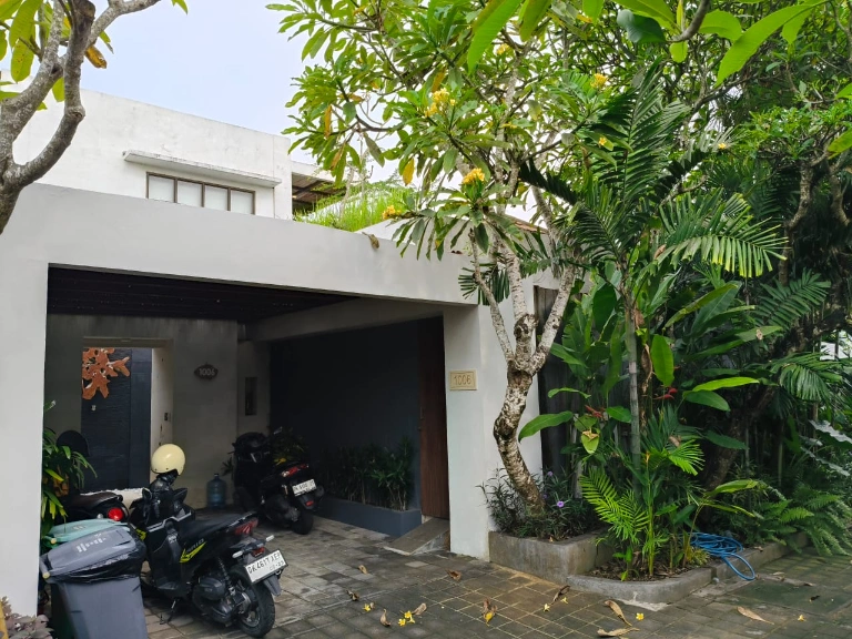 KNT - FOR RENT KONTEMPORER VILLA BEACHSIDE JIMBARAN — image 3