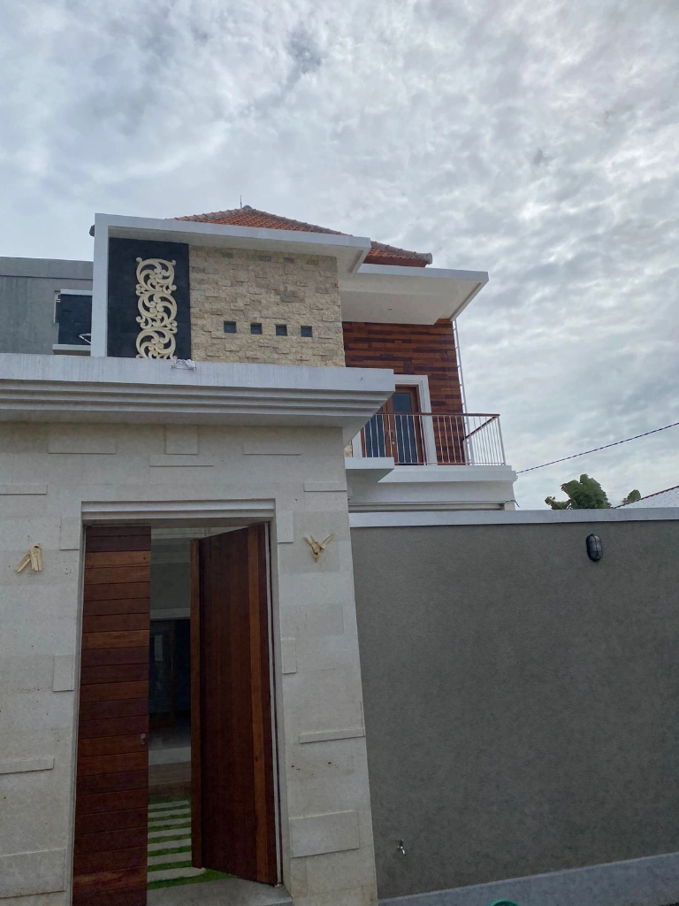 RSK 126- FOR RENT SEMI FURNIHED VILLA IN LEGIAN KUTA — image 1