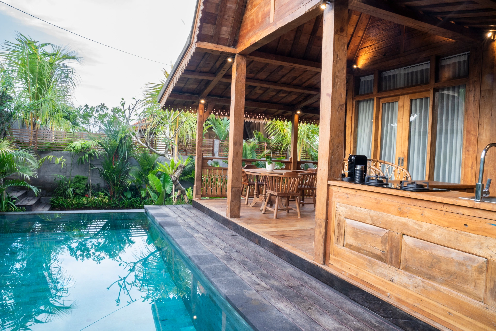 SESEH BEACH RETREAT 1 - Bedroom 1 - Bathroom Villa in Seseh Bali — image 1