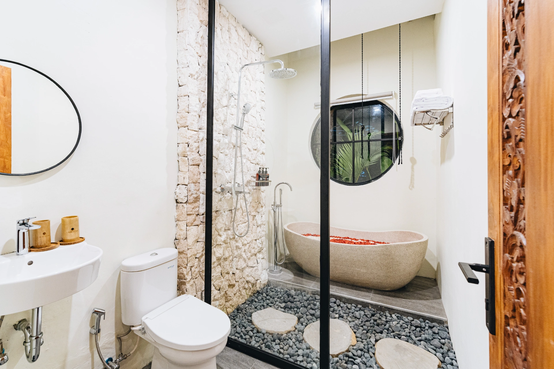 Irini Villas Nusa Dua 2 - Bedrooms 2 - Bathrooms — image 3