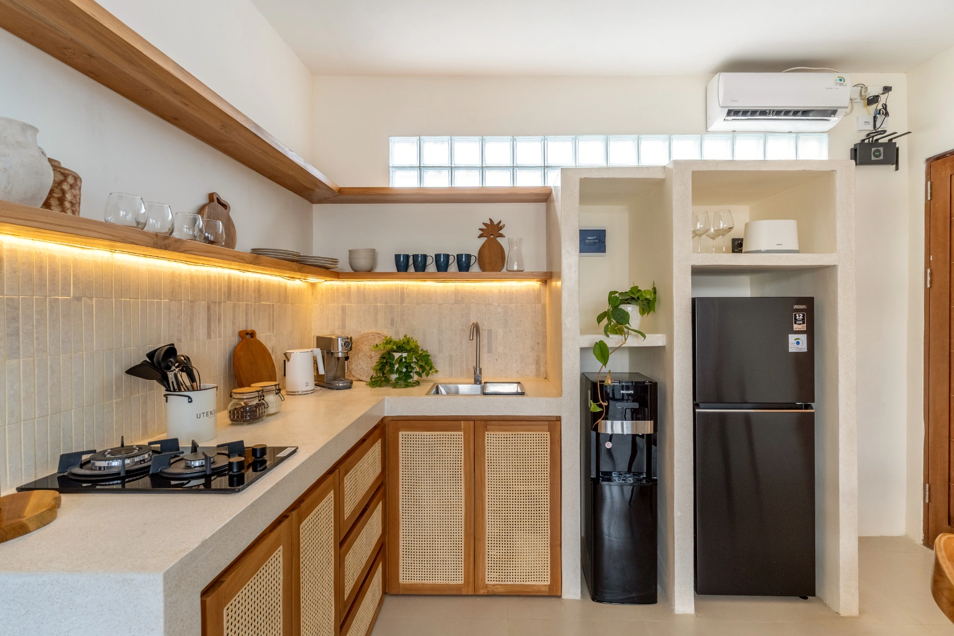 Beautiful 1BR Apartment in Uluwatu melasti– Brand New & Modern 🌿🏡 — image 3