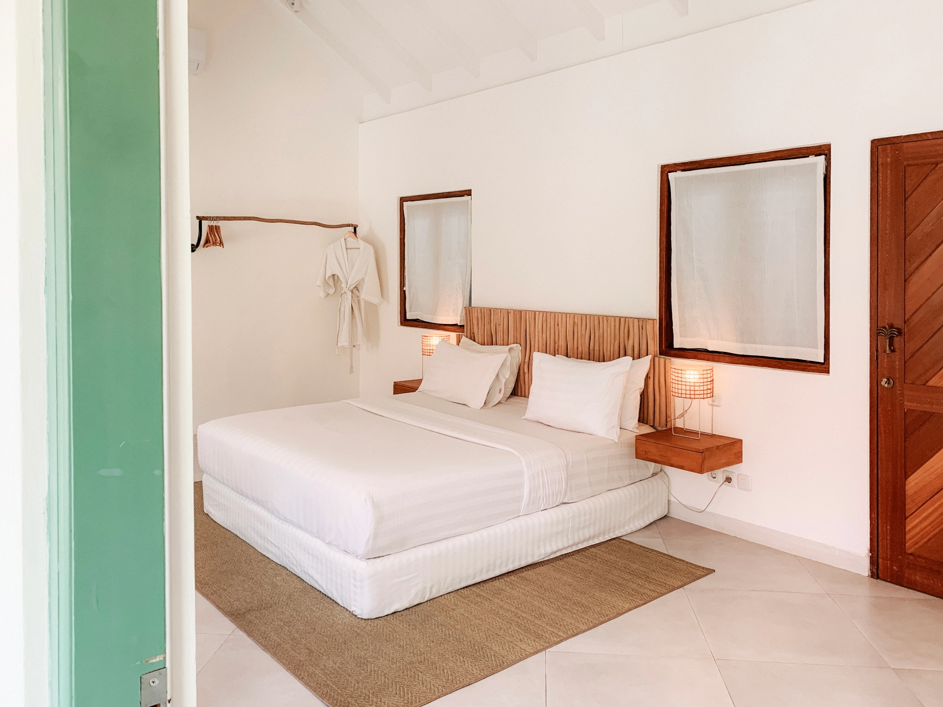 Bright Poolside Studio With Kitchen - Seminyak — image 1