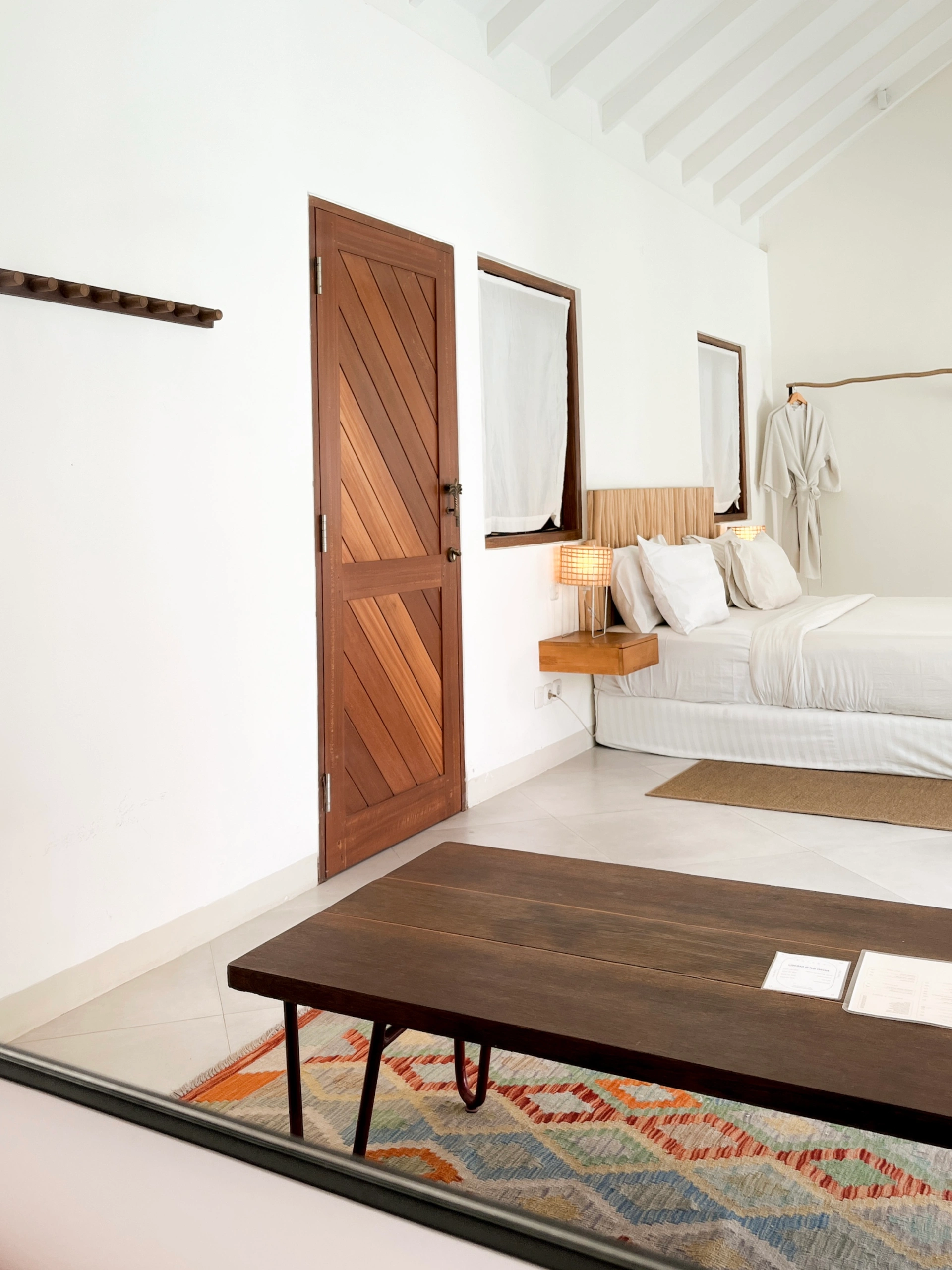 Bright Poolside Studio With Kitchen - Seminyak — image 3