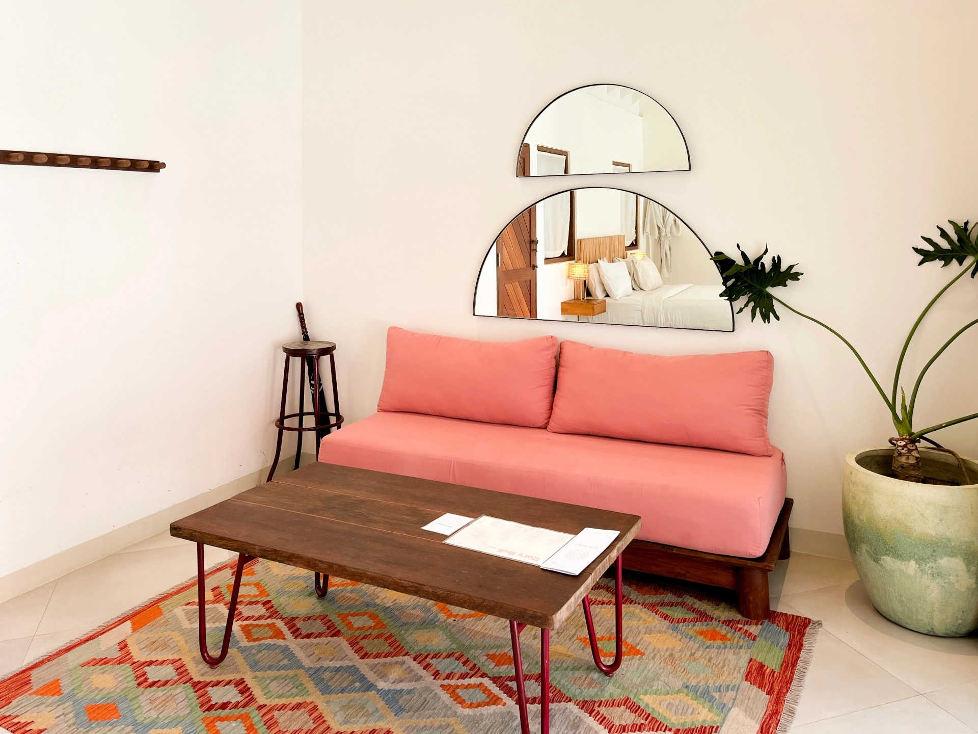 Bright Poolside Studio With Kitchen - Seminyak