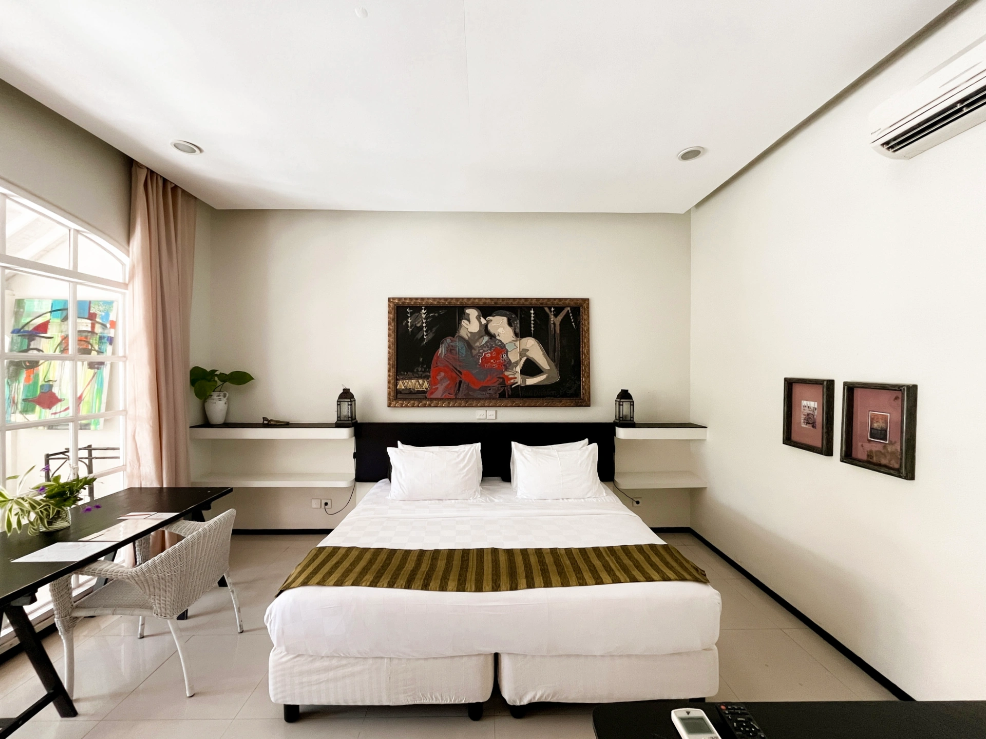 Studio with Shared Courtyard Pool Near The Beach — image 4