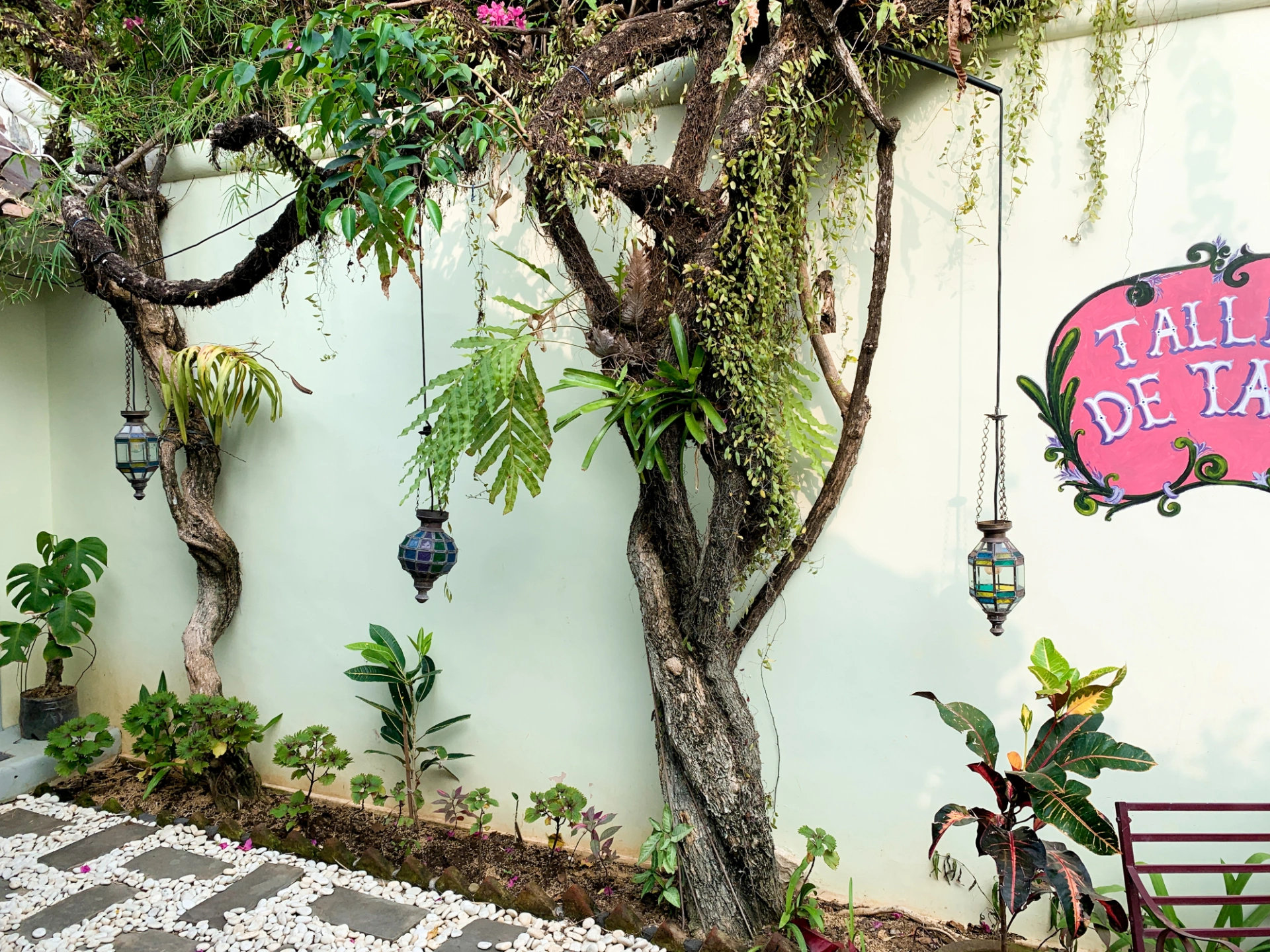 Tropical Oasis 2 BR Villa - Near Beach — image 1