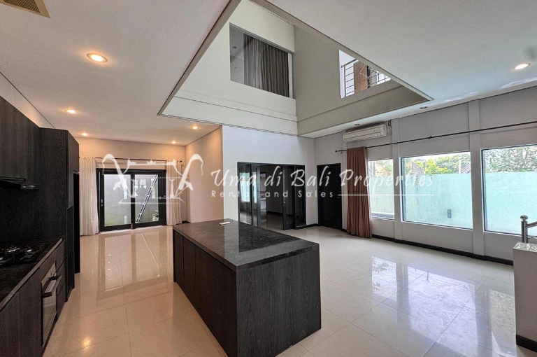3BR VILLA FOR RENT AT UMALAS | LV 979 — image 1