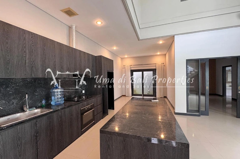 3BR VILLA FOR RENT AT UMALAS | LV 979 — image 4