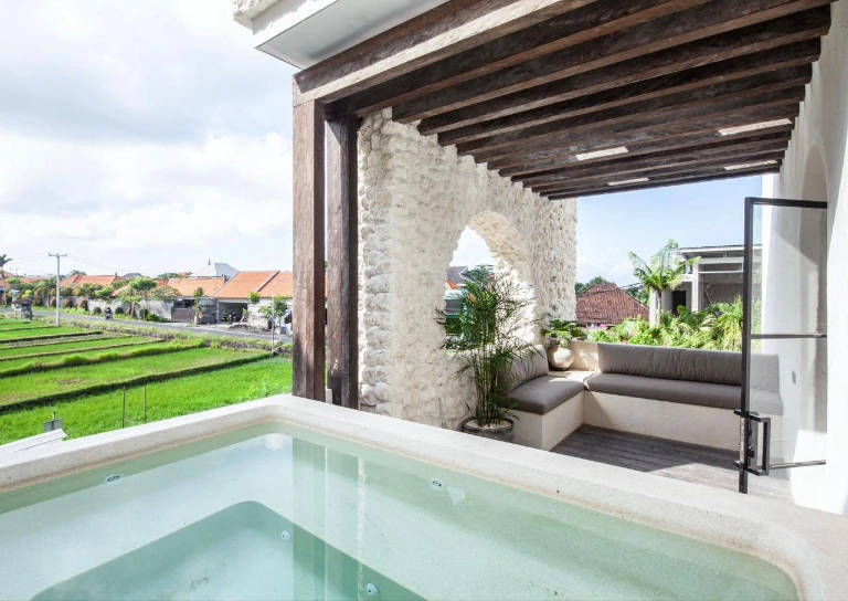 4 BEDROOM LUXURY VILLA IN CANGGU BERAWA - AF627 — image 3