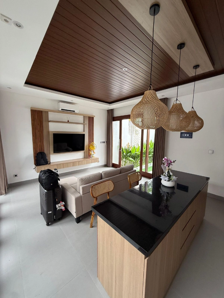 DO 503-FOR RENT VILLA MODERN BEDROOM IN UNGASAN — image 3