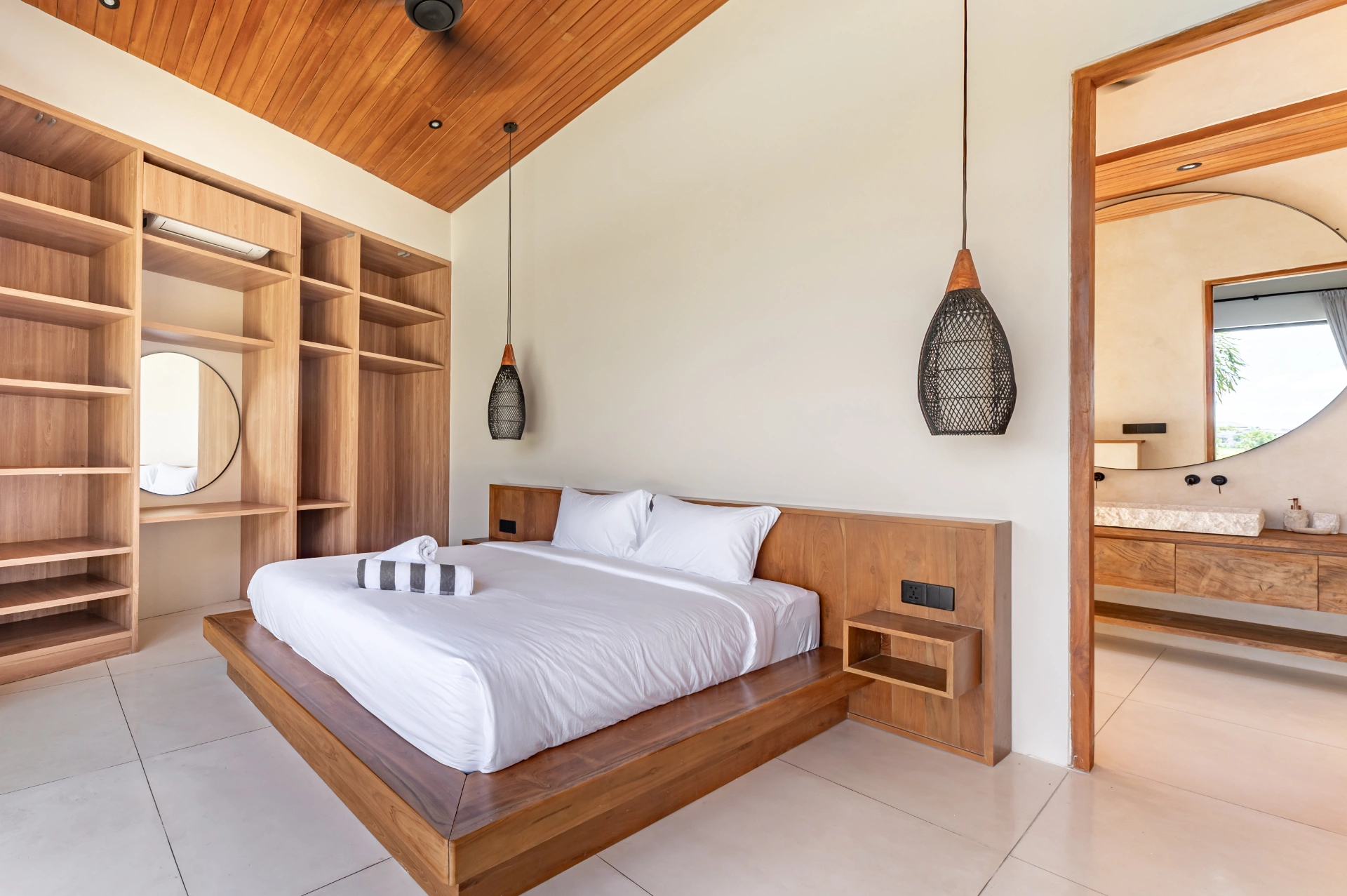 RKY39: Modern 3BR + Office Villa with the best Rice Field Views | Babakan — image 3
