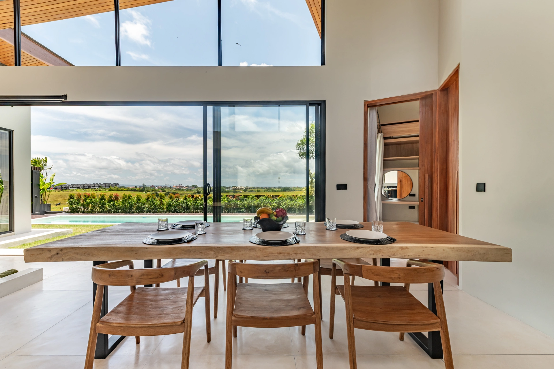 RKY39: Modern 3BR + Office Villa with the best Rice Field Views | Babakan — image 4