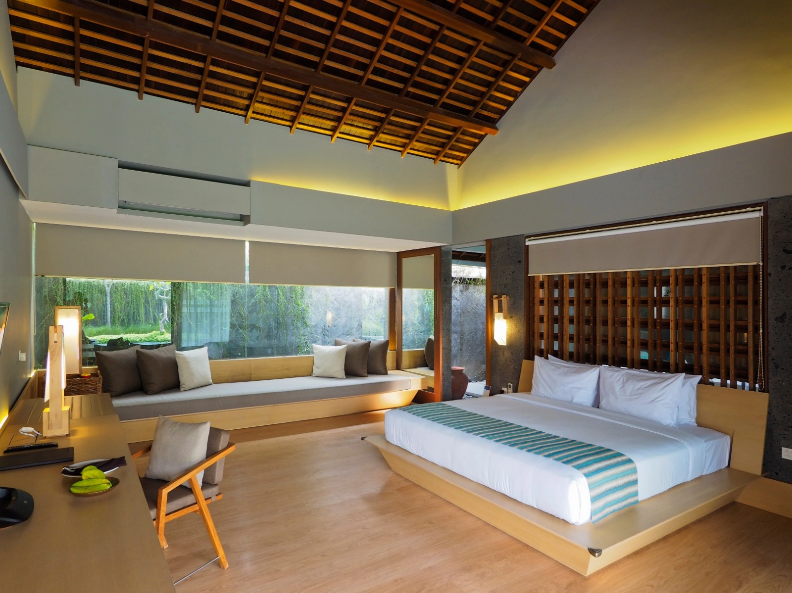 Exclusive Tropical Design Villa — image 3