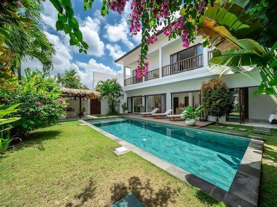 4BR villa in Kayu Tulang