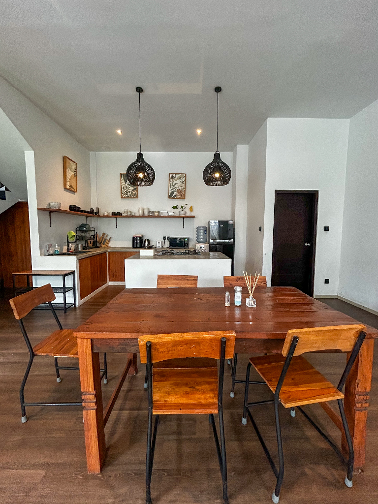 3 Bedrooms Villa in Canggu - 6 Minutes to Berawa Beach — image 2