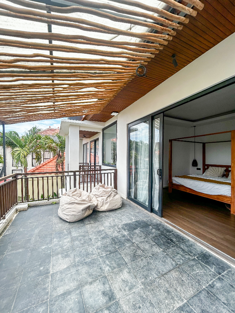 3 Bedrooms Villa in Canggu - 6 Minutes to Berawa Beach — image 4