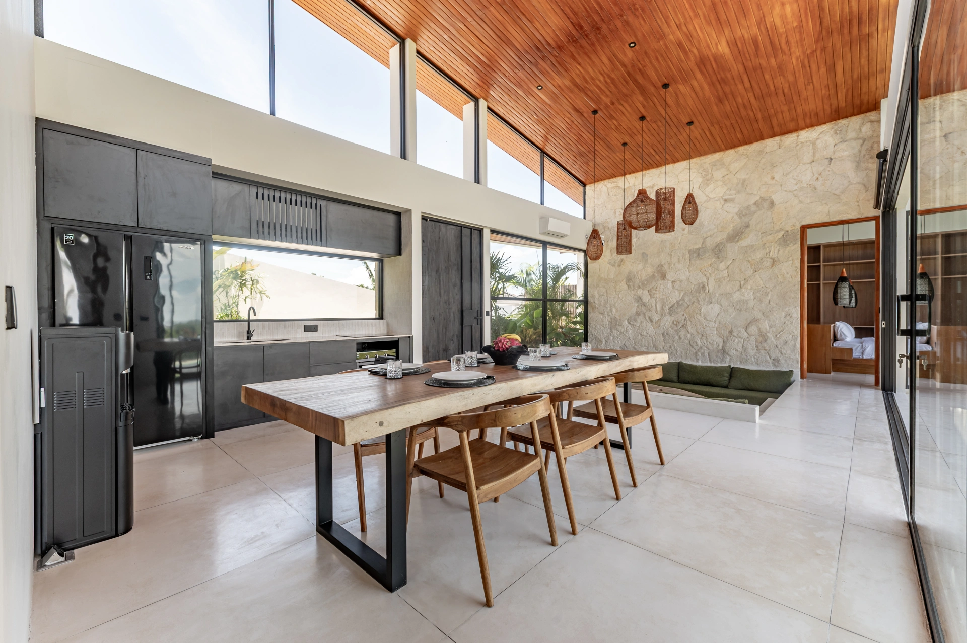 3BR Modern Villa with Rice Field Views in Canggu — image 3